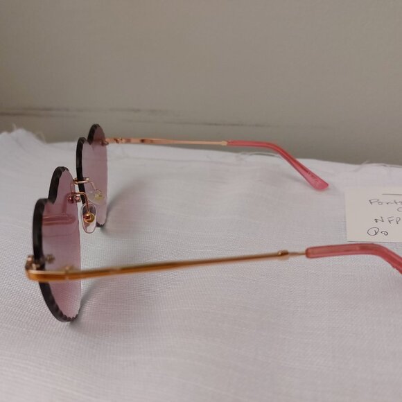 Foster Grant Pink Rimless Heart Shaped Fun Sunglasses CAT 2 AH0124 Modern Cute - Picture 4 of 9